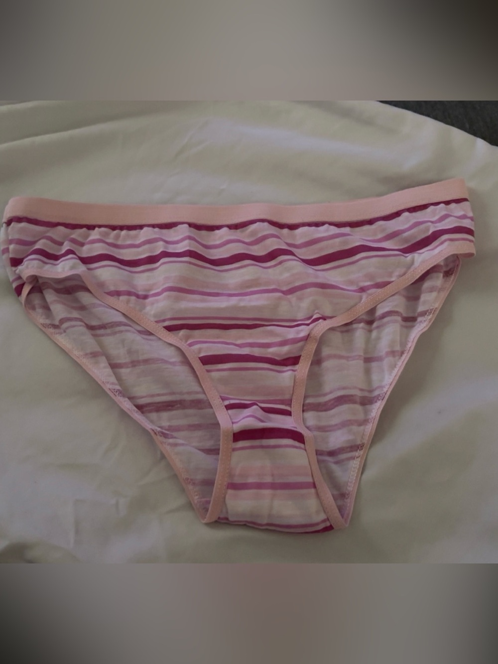 Colorful women’s underwear- Pack of 4
Large but runs tight